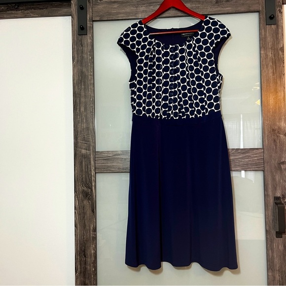 connected apparel Dresses & Skirts - Connected Apparel Navy Polkadot Dress Women's Size 12 Career Office Cap Sleeve